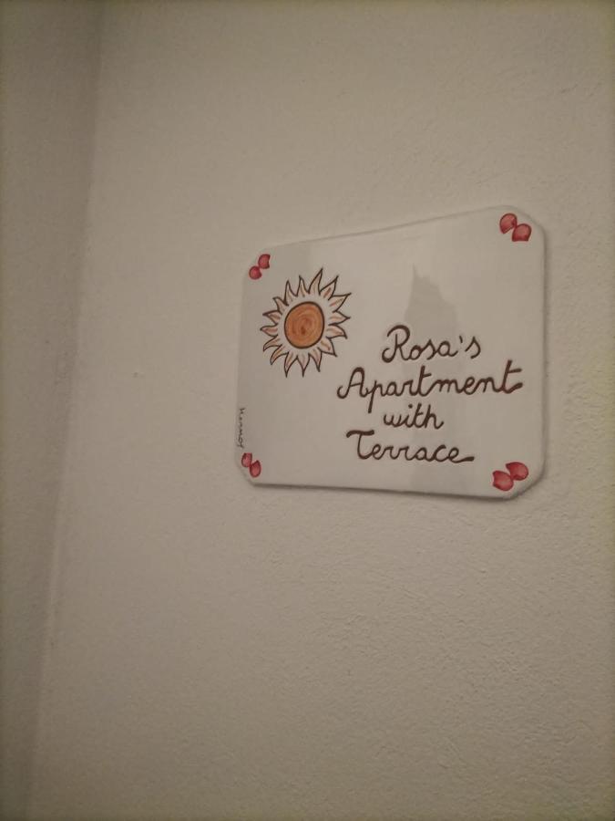 Rosa'S Apartment With Terrace กาญารี ภายนอก รูปภาพ