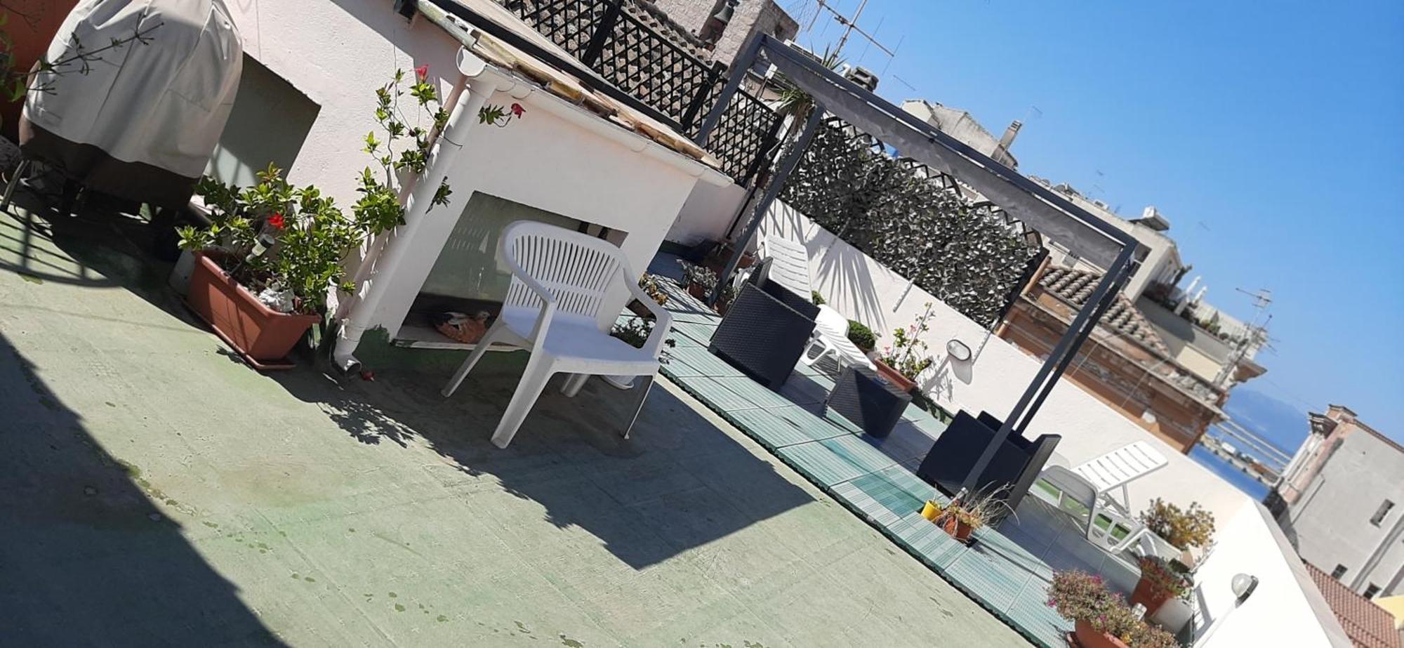 Rosa'S Apartment With Terrace กาญารี ภายนอก รูปภาพ